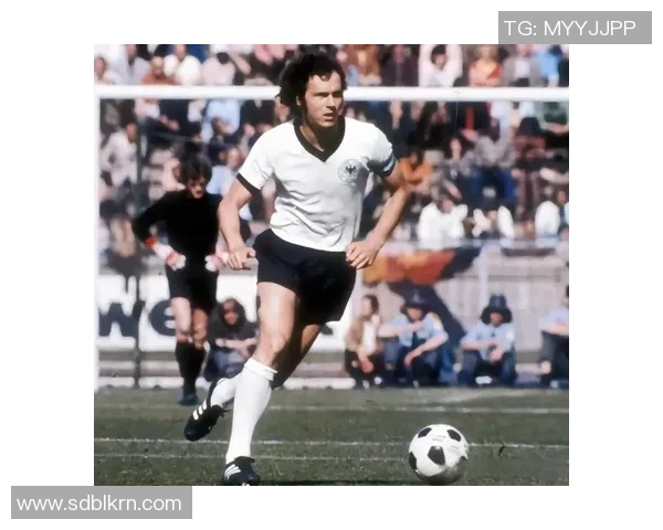 足球明星缩写解析与球场传奇：探索各大球员背后的名字与辉煌历史